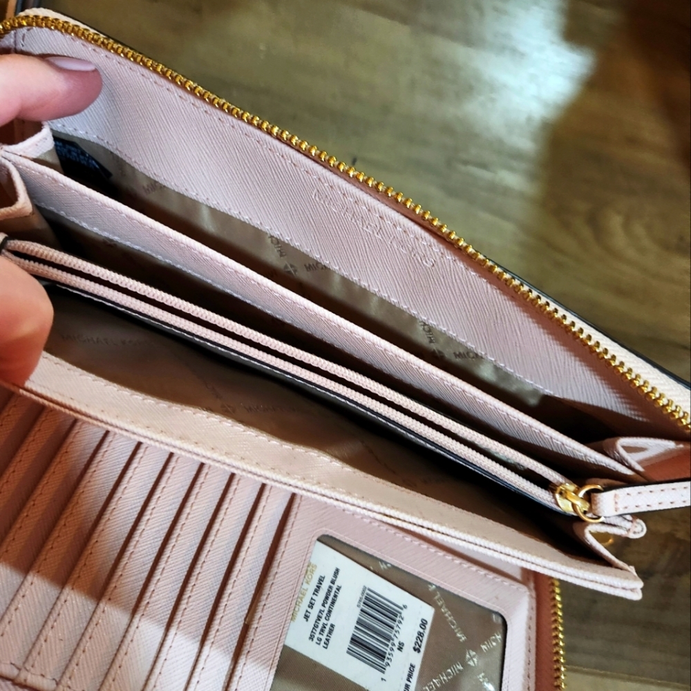 Michael Kors Continental Wallet